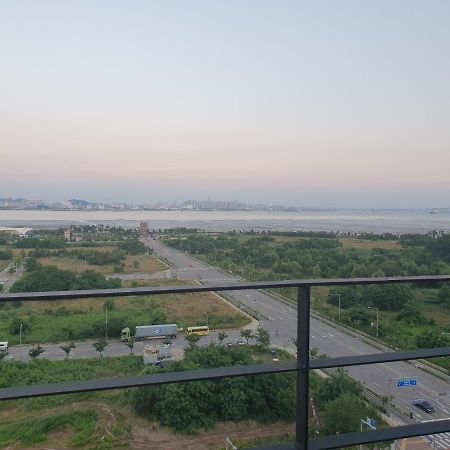 Incheon Rivieraverium Hotel Bagian luar foto