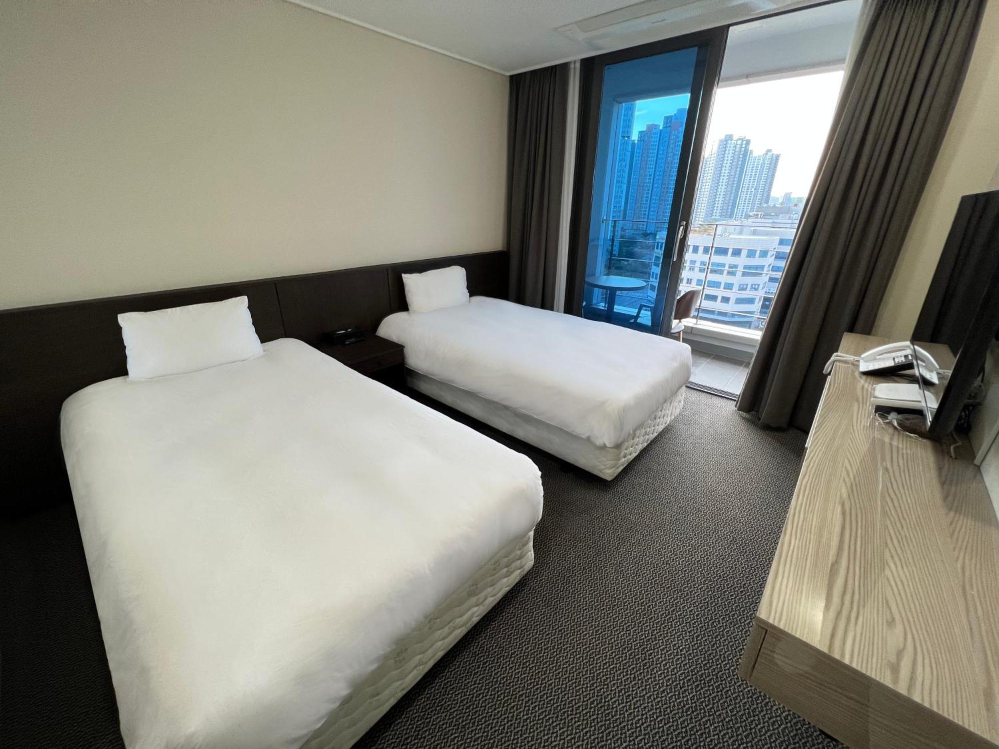 Incheon Rivieraverium Hotel Bagian luar foto