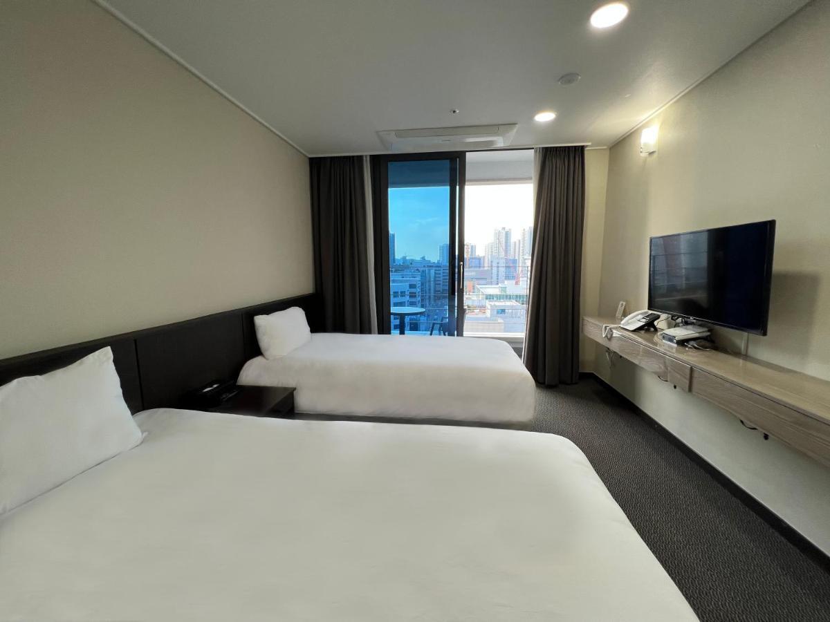 Incheon Rivieraverium Hotel Bagian luar foto