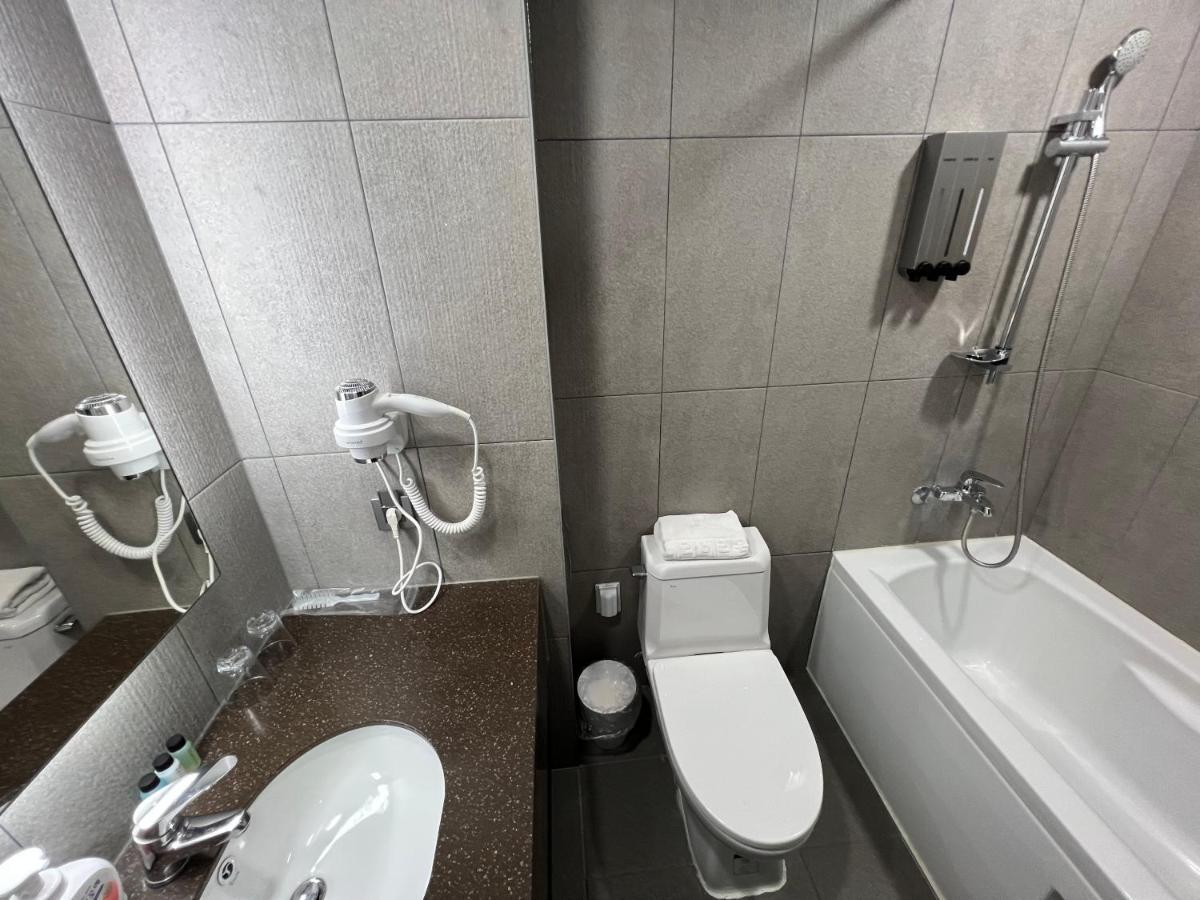 Incheon Rivieraverium Hotel Bagian luar foto