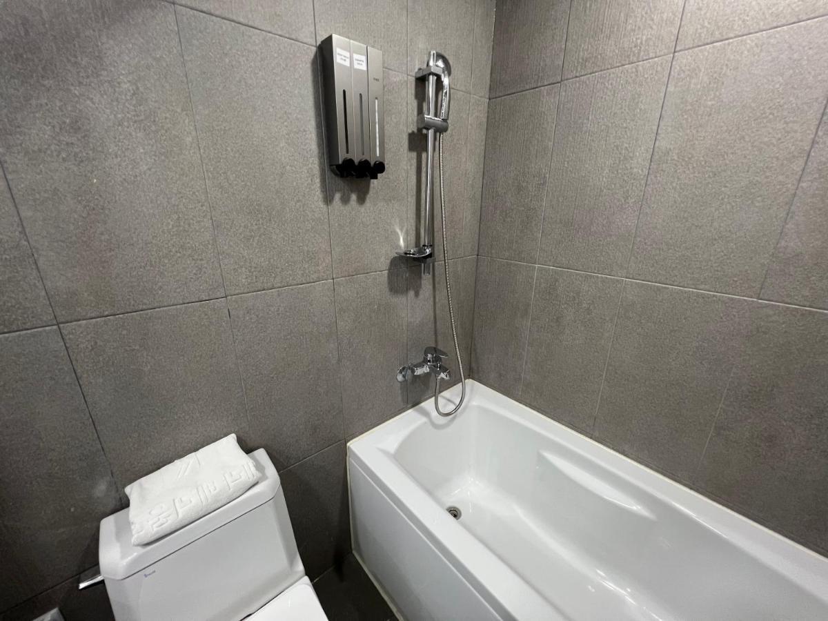 Incheon Rivieraverium Hotel Bagian luar foto