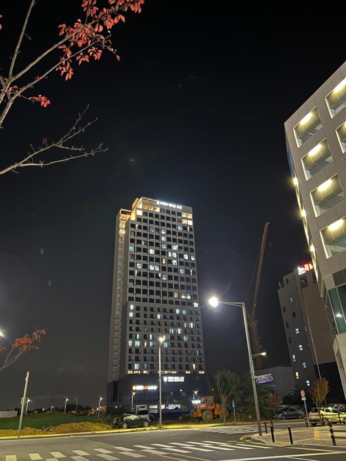 Incheon Rivieraverium Hotel Bagian luar foto