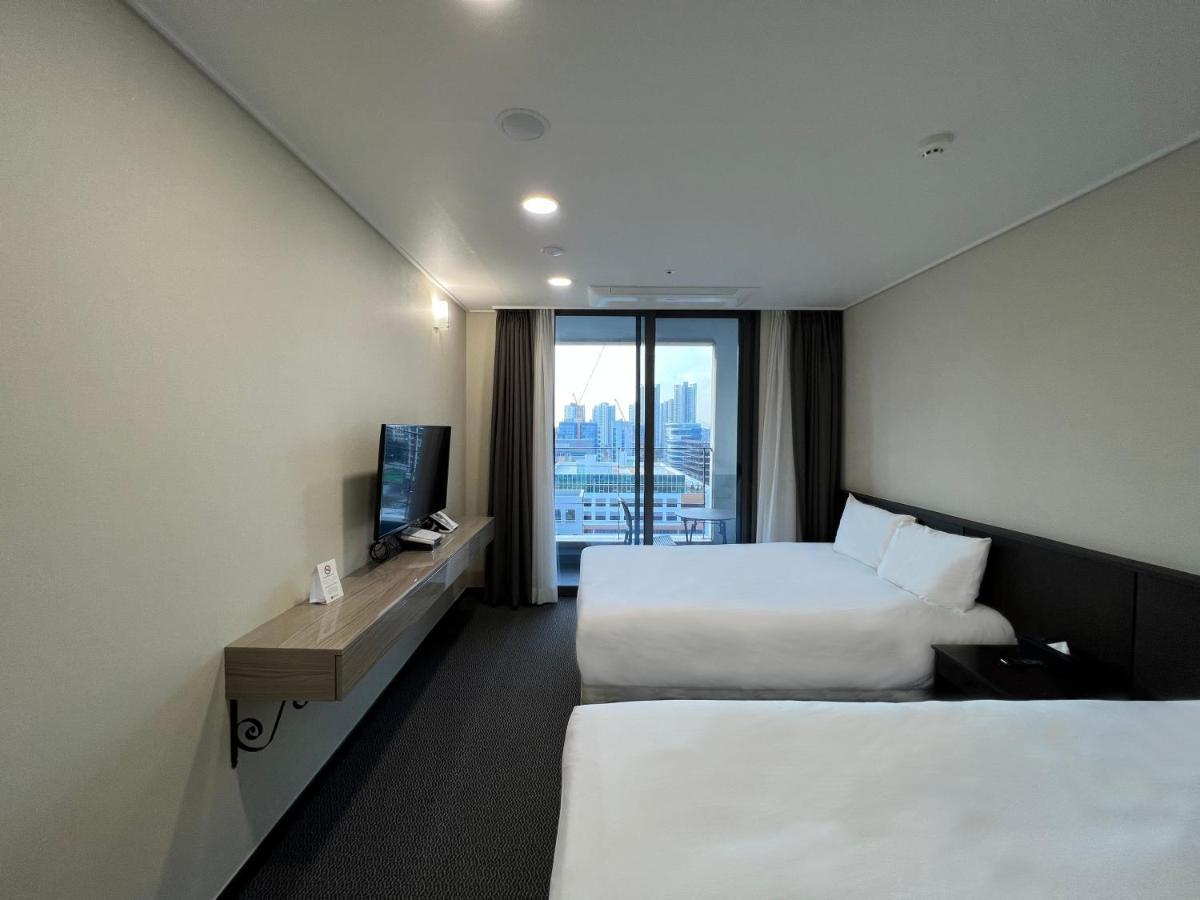 Incheon Rivieraverium Hotel Bagian luar foto